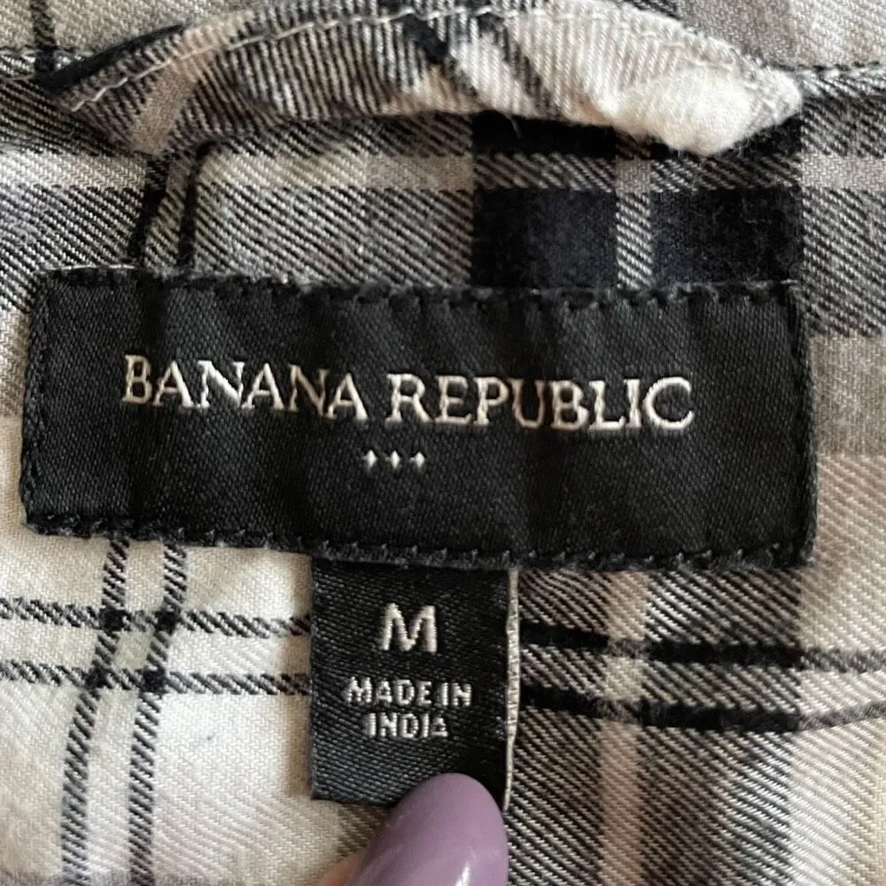 Banana Republic black white